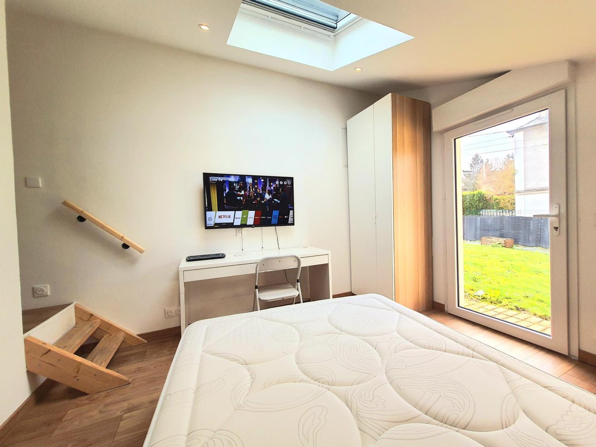 Chambre Paisible Chez L'Habitant En Rez De Chaussee Avec Salle D'Eau 10 Min Gare Et Centre Ville Évreux Exteriör bild